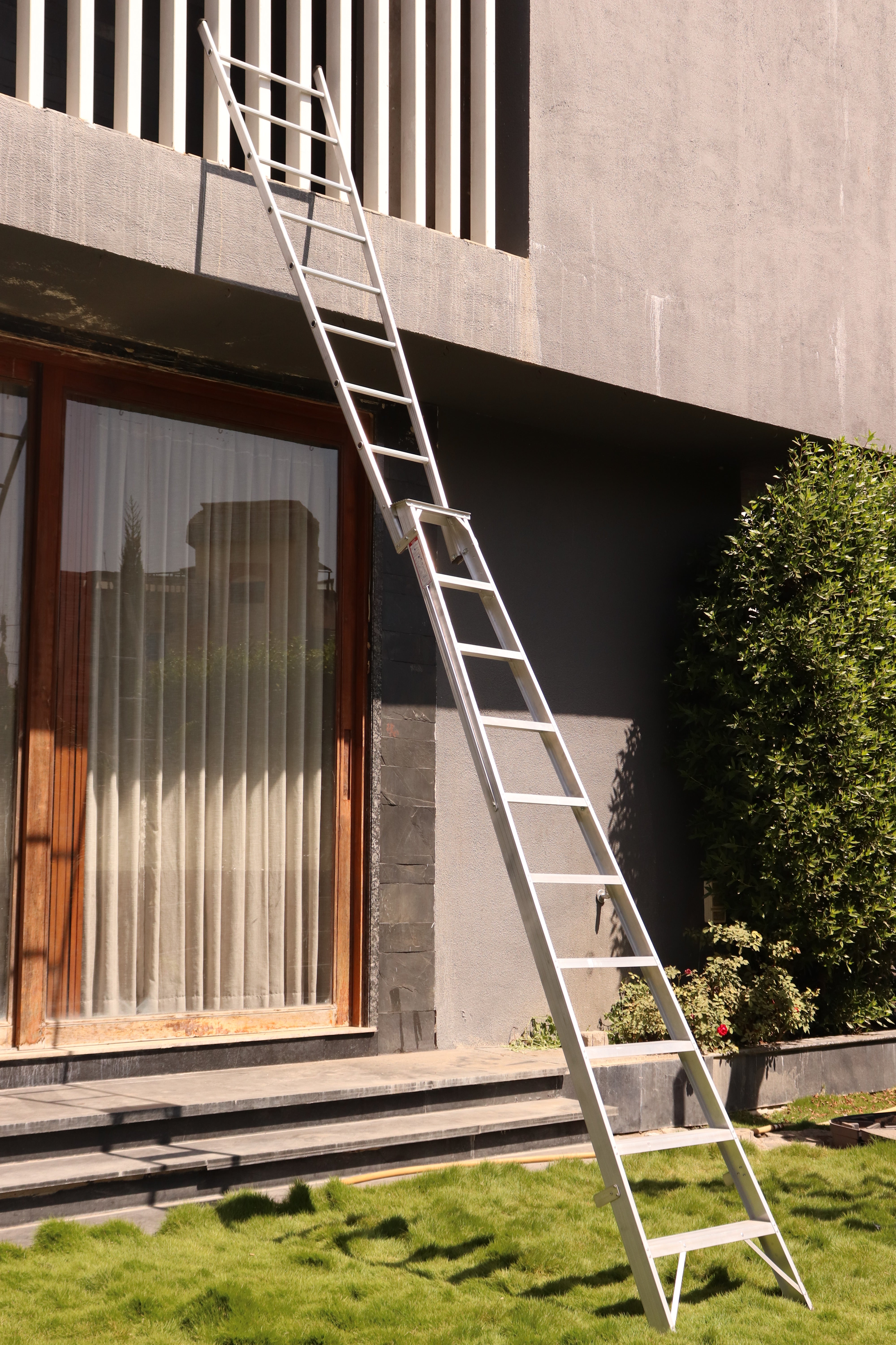 EMAC Aluminium Dual Purpose Light Weight 10-Step Aluminium Ladders Anti Slip Folding Aluminium Ladder