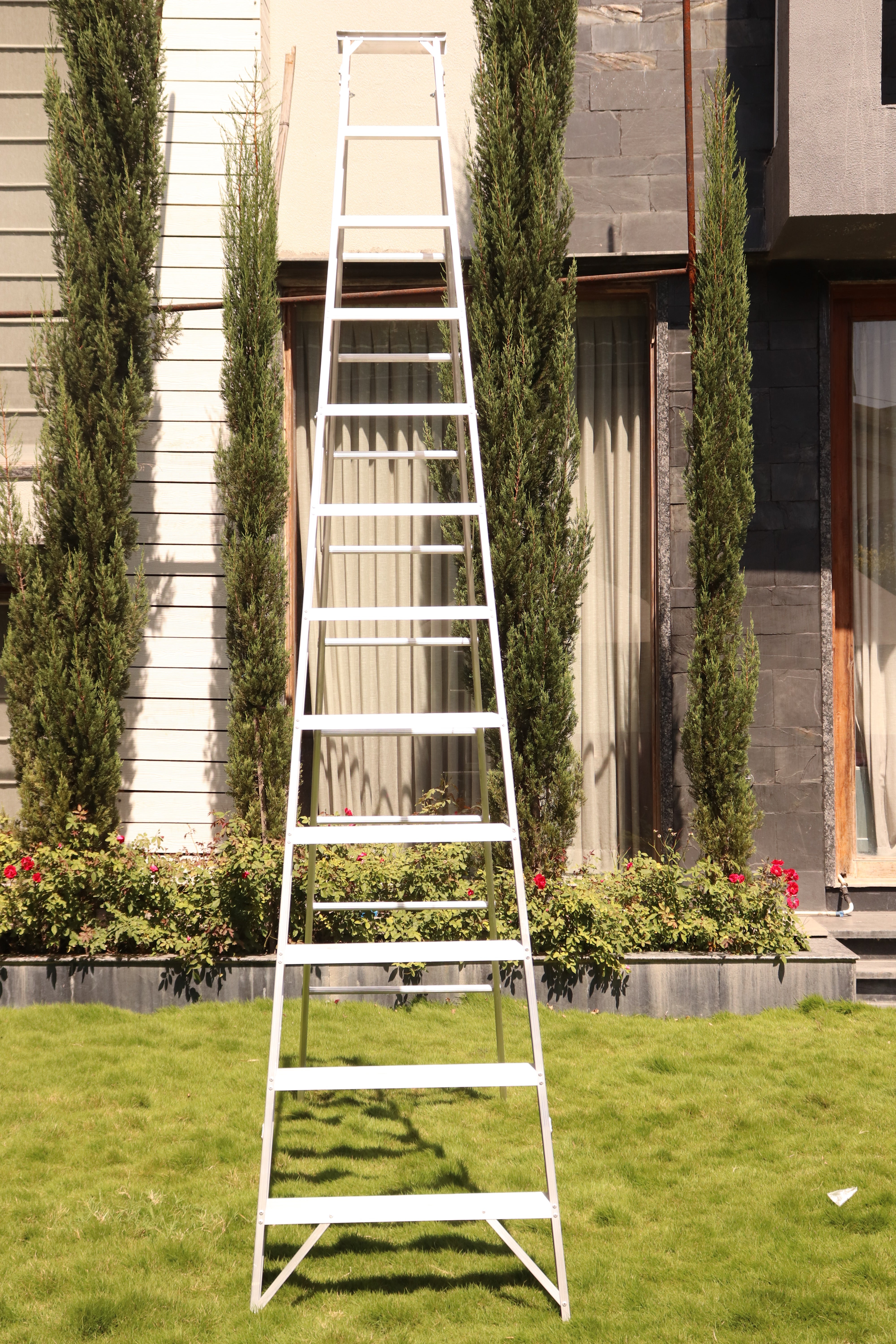 EMAC Aluminium Dual Purpose Light Weight 12-Step Aluminium Ladders Anti Slip Folding Aluminium Ladder